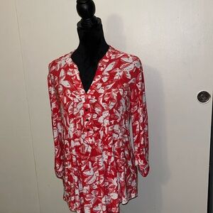 Excellent Condition. Large Vera Rose pull over/ button front blouse.